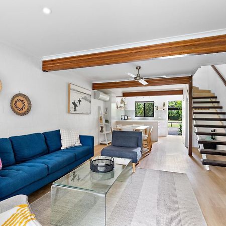 Stylish Townhouse, Private Courtyard Walk To Beach Noosaville Exterior foto